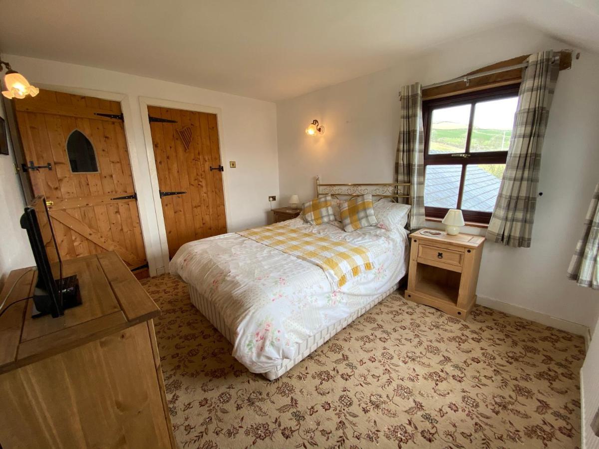 Beautiful Secluded Farmhouse With Hot Tub Barmouth Exterior photo