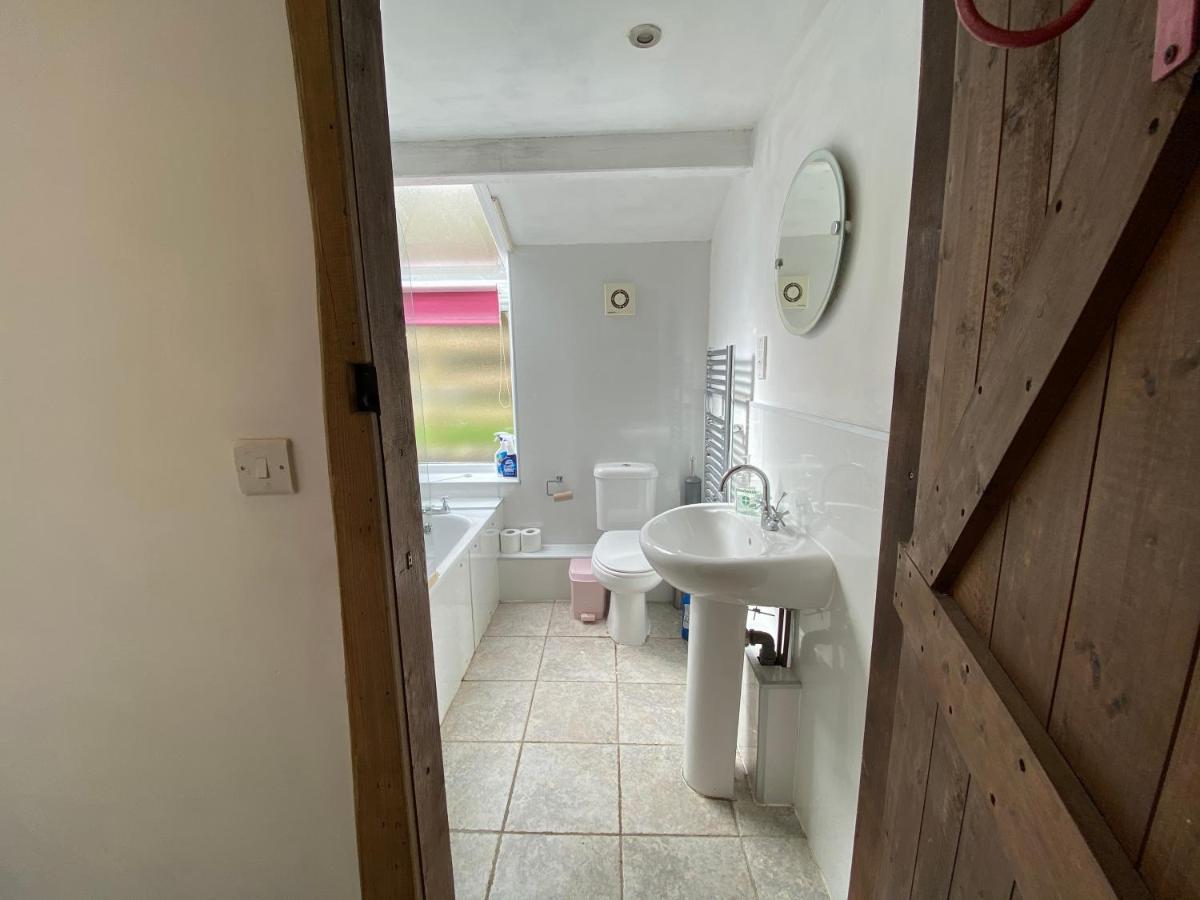 Beautiful Secluded Farmhouse With Hot Tub Barmouth Exterior photo