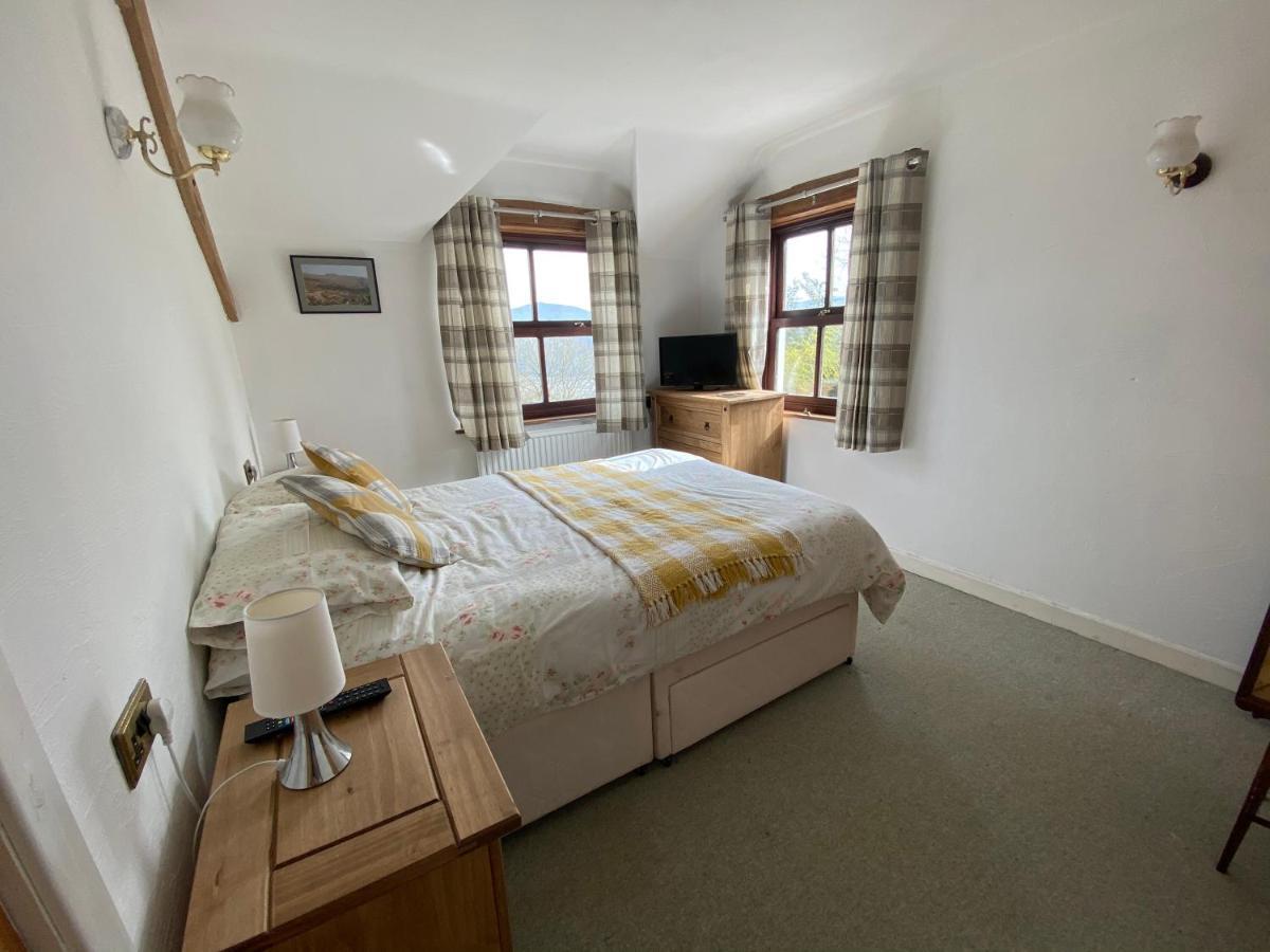 Beautiful Secluded Farmhouse With Hot Tub Barmouth Exterior photo