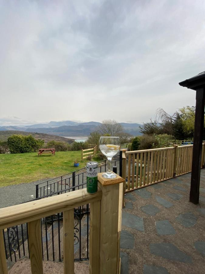 Beautiful Secluded Farmhouse With Hot Tub Barmouth Exterior photo