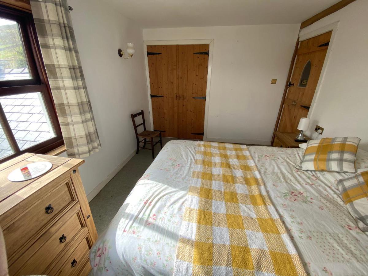Beautiful Secluded Farmhouse With Hot Tub Barmouth Exterior photo