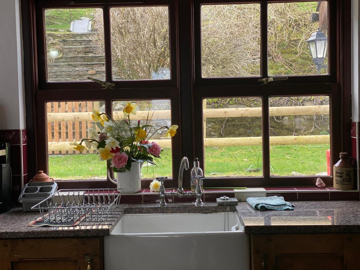 Beautiful Secluded Farmhouse With Hot Tub Barmouth Exterior photo