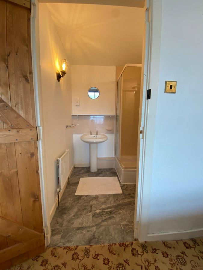 Beautiful Secluded Farmhouse With Hot Tub Barmouth Exterior photo