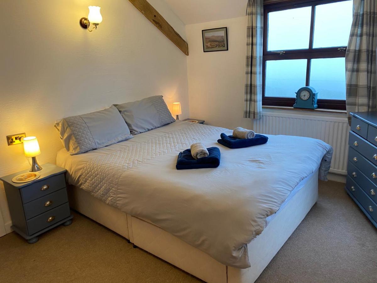 Beautiful Secluded Farmhouse With Hot Tub Barmouth Exterior photo
