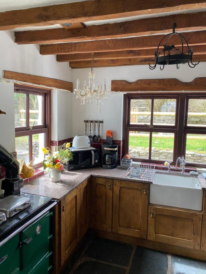 Beautiful Secluded Farmhouse With Hot Tub Barmouth Exterior photo