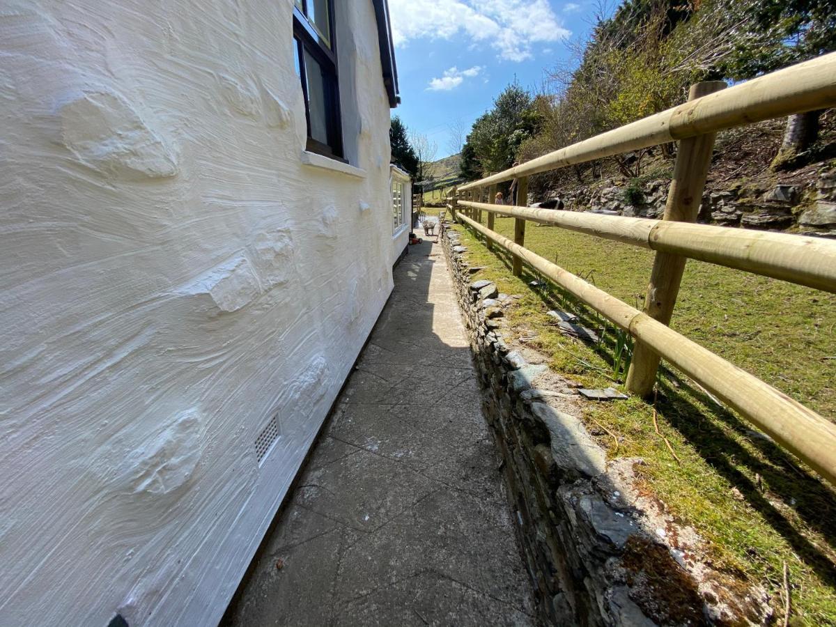 Beautiful Secluded Farmhouse With Hot Tub Barmouth Exterior photo