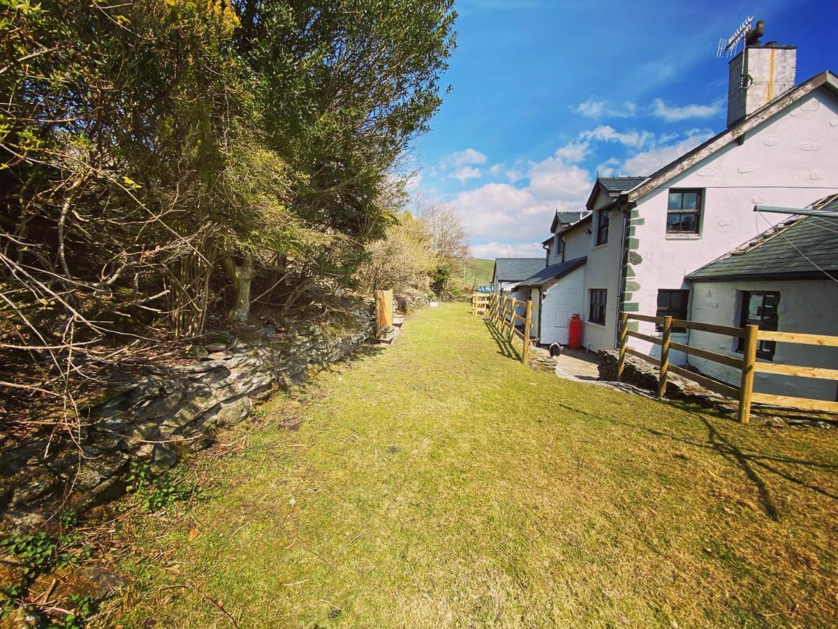 Beautiful Secluded Farmhouse With Hot Tub Barmouth Exterior photo