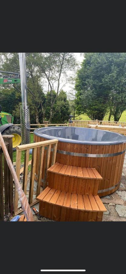 Beautiful Secluded Farmhouse With Hot Tub Barmouth Exterior photo
